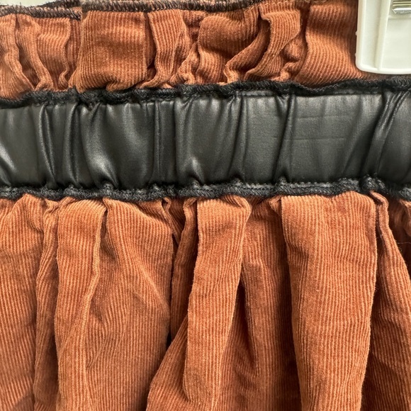 NWOT Itongle 2T Brown & Black Faux Suede Girls Skirt - Picture 2 of 4